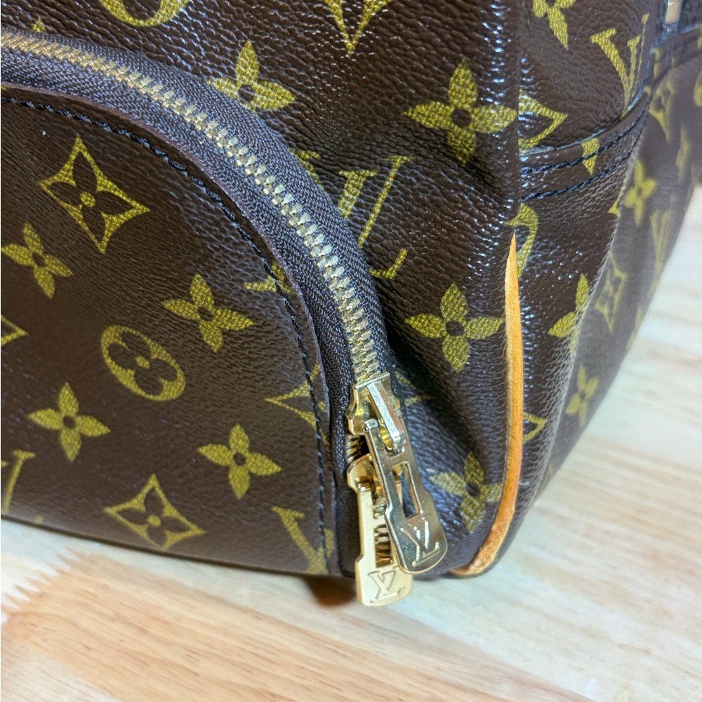 Louis Vuitton Evasion Monogram Travel Bag - Picture 7 of 16